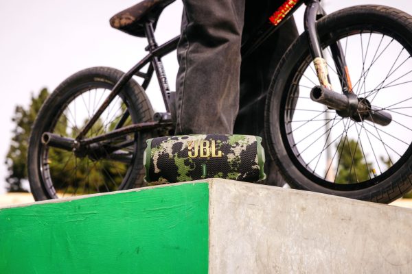 JBL Charge 6 Portable Speaker AI Sound Boost Waterproof-16