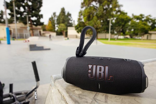 JBL Charge 6 Portable Speaker AI Sound Boost Waterproof-11